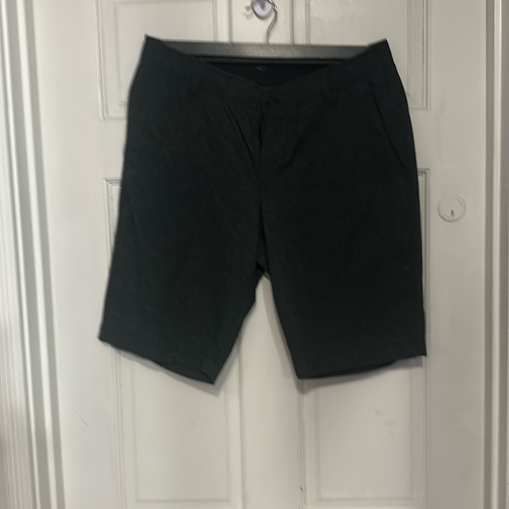 Under Armour Shorts Mens 34 Grey Golf Showdown HeatGear Chino Elastic Waist